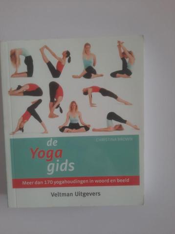 Clare Brown - De yoga-gids beschikbaar voor biedingen