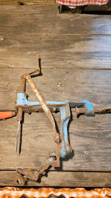 Oude Appelboor / Appelschilmachine beschikbaar voor biedingen