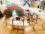 Schleich Paardenstal met veel paarden en accessoires, Ophalen, Zo goed als nieuw, Poppenhuis