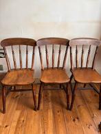 Drie antieke stoelen, Ophalen