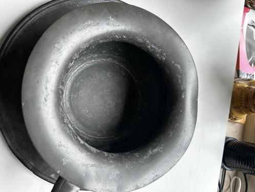 Antieke gemerkte tinnen kamerpot met schotel, Antiek en Kunst, Antiek | Tin, Ophalen of Verzenden