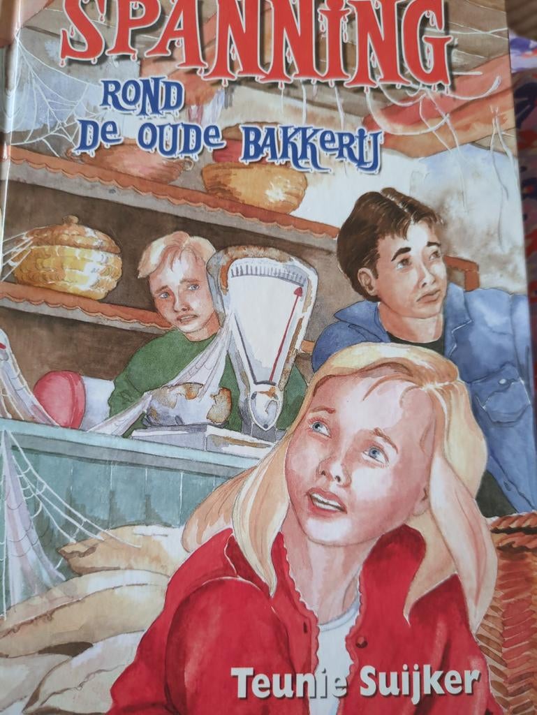 Spanning rond de oude bakkerij - Teunie Suijker, Ophalen of Verzenden, Gelezen, Teunie Suijker, Fictie algemeen