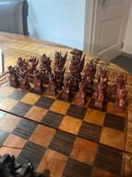 Prachtig handgesneden houten schaakspel, Ophalen