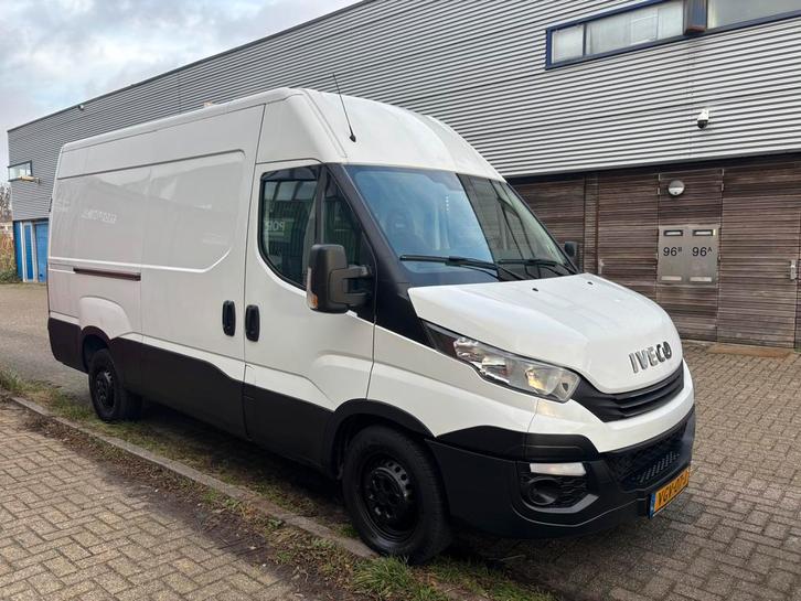 Iveco Daily 35S16 L2H2 Automaat Euro 6 Trekhaak 3500 kg, Auto's, Bestelauto's, Bedrijf, ABS, Airbags, Airconditioning, Bluetooth