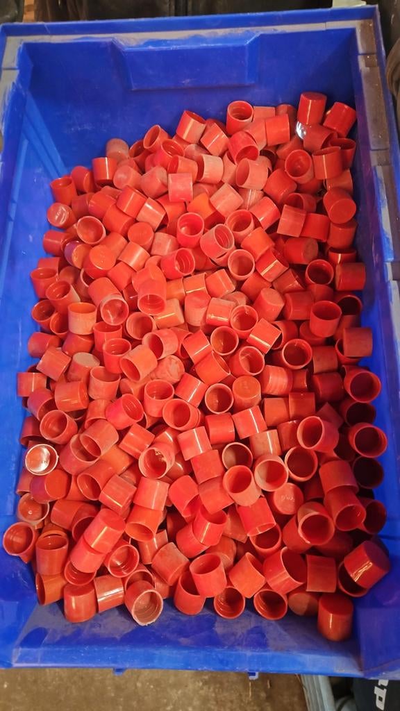 Bak vol kunstofdopjes, Ophalen of Verzenden