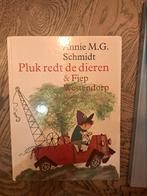 Annie M.G. Schmidt - Pluk redt de dieren, Annie M.G. Schmidt, Fictie algemeen, Ophalen of Verzenden, Zo goed als nieuw
