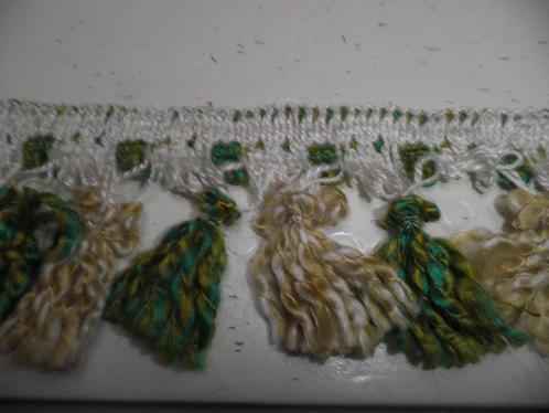 Zolderopruiming-mooi vintage sierband met flosjes--7 cm --, Hobby en Vrije tijd, Naaien en Fournituren, Nieuw, Lint, Band of Elastiek