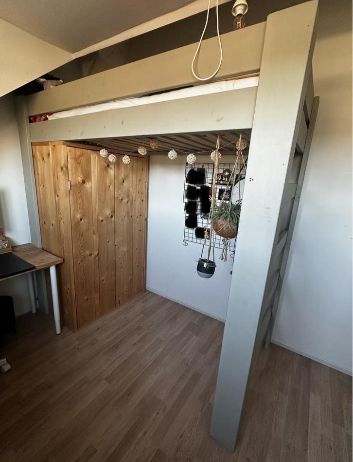 Hoogslaper 90x200 / massief hout + kledingkast, incl. matras, Kinderen en Baby's, Kinderkamer | Stapelbedden en Hoogslapers, Zo goed als nieuw