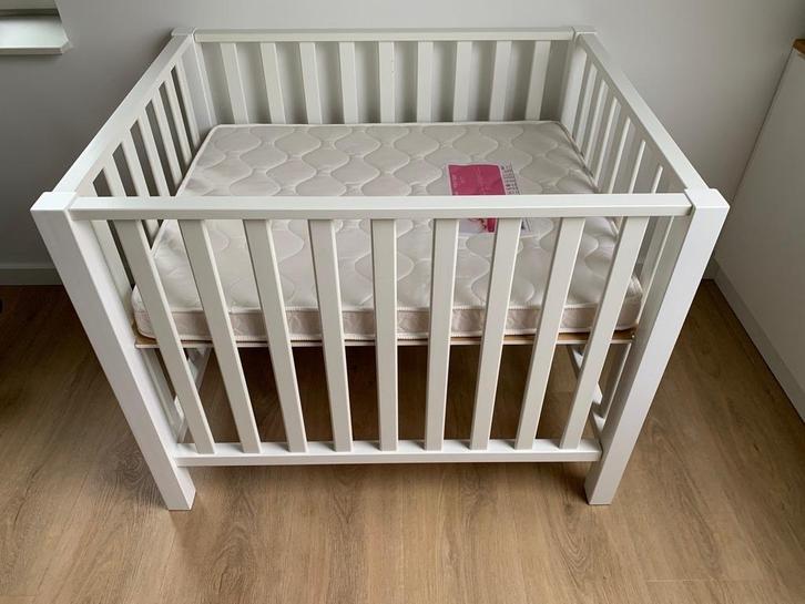 Witte box Bopita Brent, Kinderen en Baby's, Boxen, Gebruikt, Vierkant, In hoogte verstelbaar, Ophalen