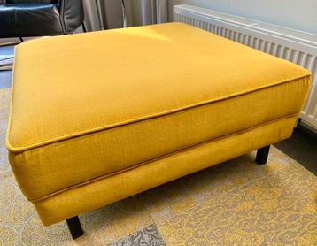 Woood voetenbank/hocker geel