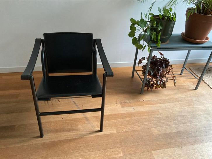 Tijdloos mooie stoel: LC1, Antiek en Kunst, Kunst | Designobjecten, Ophalen