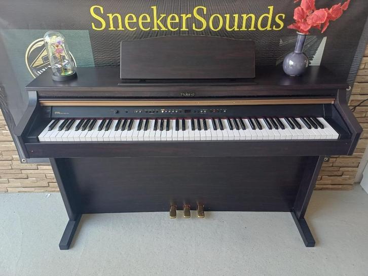 Roland HP-102e. Digitale piano-gratis bezorging., Muziek en Instrumenten, Piano's, Zo goed als nieuw, Piano, Bruin, Digitaal, Ophalen of Verzenden