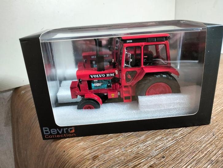 Te koop Bevro Volvo BM 2650 2-wd gelimiteerd model., Hobby en Vrije tijd, Modelauto's | 1:32, Nieuw, Auto, Overige merken, Ophalen of Verzenden