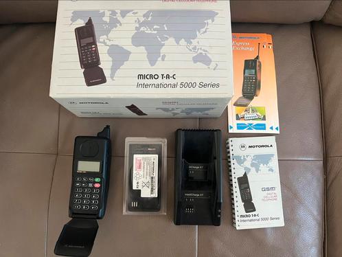 Motorola 5200 + oplader + extra bat. (UNIEK uit 1994), Telecommunicatie, Mobiele telefoons | Overige merken, Zo goed als nieuw