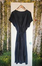 Zwarte jurk met korte mouwen en ceintuur, maat 48, Ophalen of Verzenden, Nieuw, Maat 46/48 (XL) of groter, Zwart