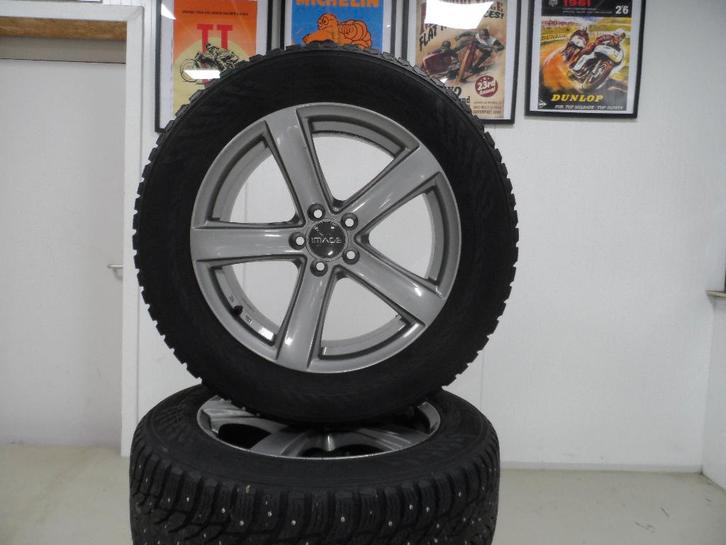 Volvo XC60 / XC90 compleet winter set met spikes banden, Auto-onderdelen, Banden en Velgen, Banden en Velgen, Winterbanden, 18 inch