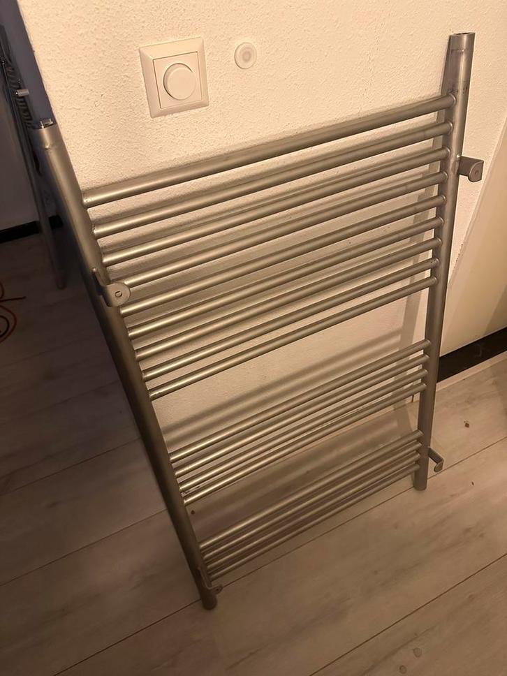 Rvs handdoek radiator zware kwaliteit 105 x 65cm 65 elec, Doe-het-zelf en Verbouw, Verwarming en Radiatoren, Zo goed als nieuw