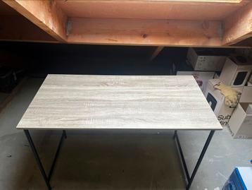 Bureau – 120 x 60 cm – houtlook met zwart metalen frame beschikbaar voor biedingen