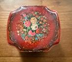 Vintage rood gebloemd theeblikje, Antiek en Kunst, Ophalen of Verzenden