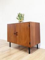 Houten mid century vintage kast. Klein retro dressoir, Ophalen, Met plank(en), O, Retro, vintage, design, mid century, scandinavisch