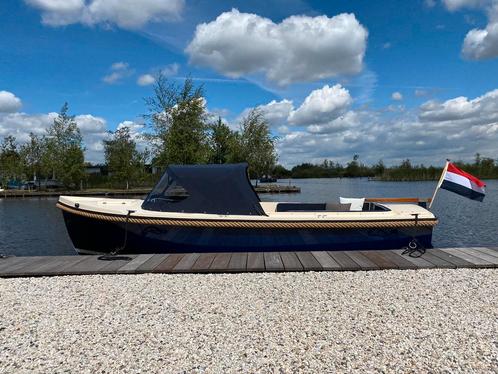 Volta 540 elektro sloep, Watersport en Boten, Sloepen, Zo goed als nieuw, 3 tot 6 meter, Buitenboordmotor, Benzine, Polyester