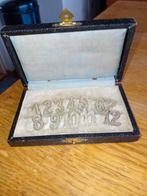 Antieke zilveren tafelnummers in originele doos, Antiek en Kunst, Ophalen of Verzenden
