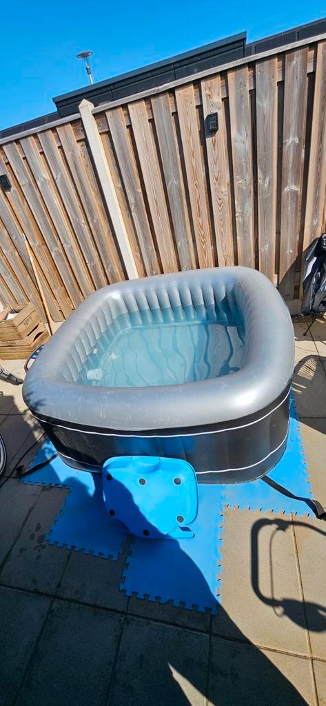 Netspa Aspen Jacuzzi, Tuin en Terras, Bubbelbaden en Hottubs, Gebruikt, Ophalen
