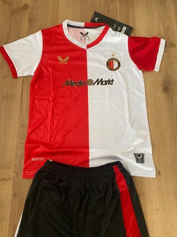Feynoord teneu beschikbaar voor biedingen