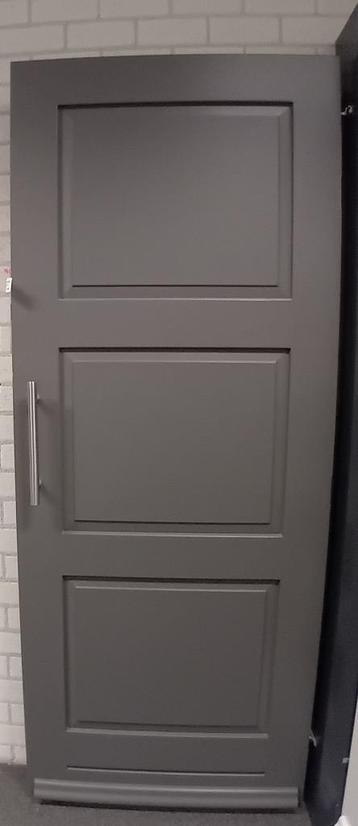 Voordeur Java 6183 Merbau 93x231,5 showroommodel  beschikbaar voor biedingen