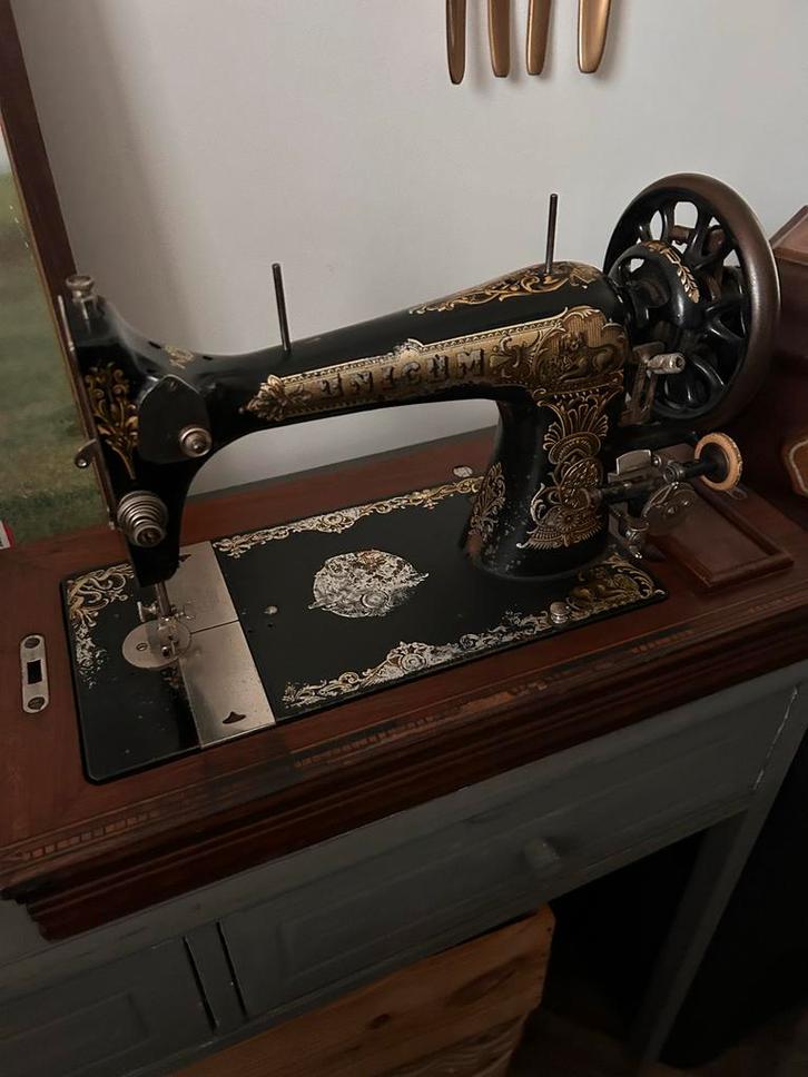 Antieke Unicum Naaimachine, Antiek en Kunst, Antiek | Naaimachines, Ophalen of Verzenden