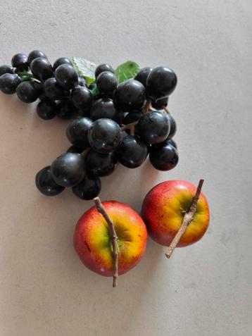 Kunst appels en druiven beschikbaar voor biedingen
