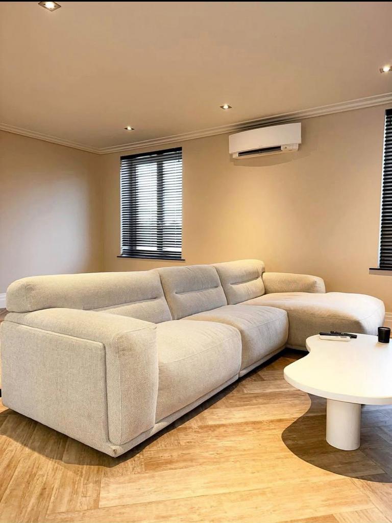 Designerbank, Huis en Inrichting, Banken | Bankstellen, Zo goed als nieuw, Hoekbank, Driepersoons, 300 cm of meer, 150 cm of meer