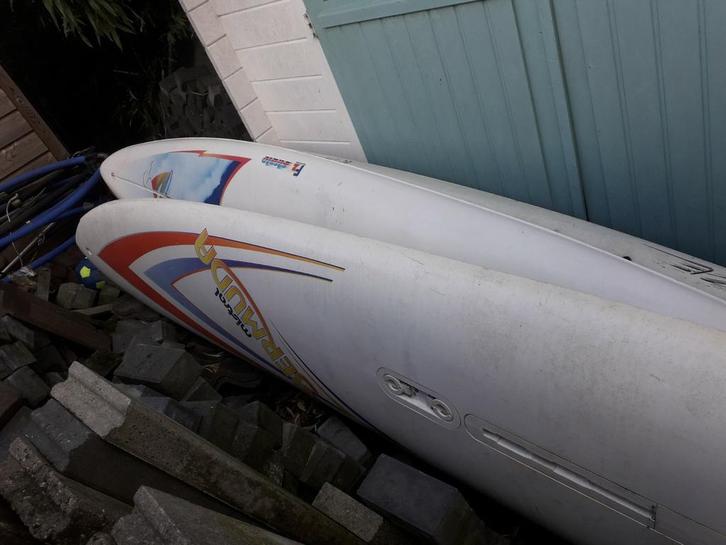 F2 strato f2 Lightning  Mistral Tarifa + Bermuda, Watersport en Boten, Windsurfen, Gebruikt, Plank, 300 cm of meer, Met vin(nen)