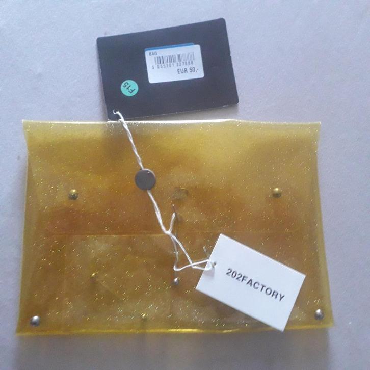 Clutch neon geel doorzichtig, nieuw met kaartjes, Sieraden, Tassen en Uiterlijk, Toilettassen, Nieuw, Dame, Geel, Ophalen of Verzenden