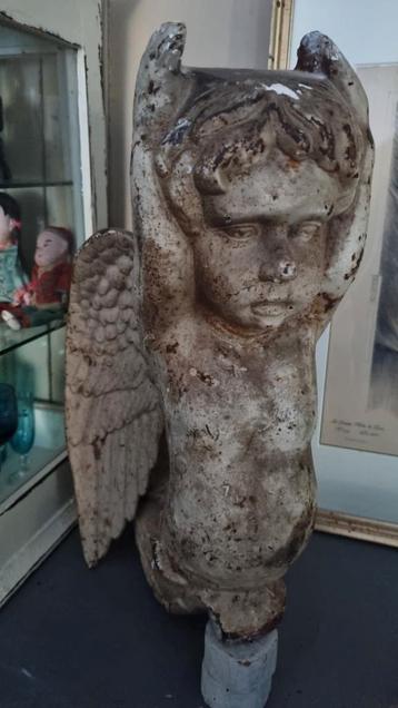 19e eeuws gietijzeren gevel beeld Engel uit Amsterdam  beschikbaar voor biedingen