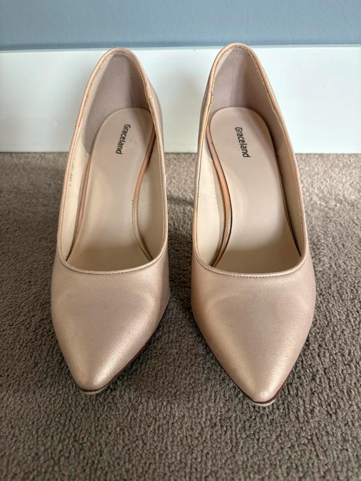 Nude pumps maat 39, Kleding | Dames, Schoenen, Gedragen, Pumps, Roze, Ophalen of Verzenden