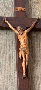 Kerkbeeld Crucifix hout gestoken antiek jezus kruis 18e eeuw, Verzamelen, Ophalen of Verzenden, Zo goed als nieuw