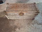Vintage rieten mand met metalen details, Minder dan 50 cm, Gebruikt, Minder dan 50 cm, Ophalen of Verzenden