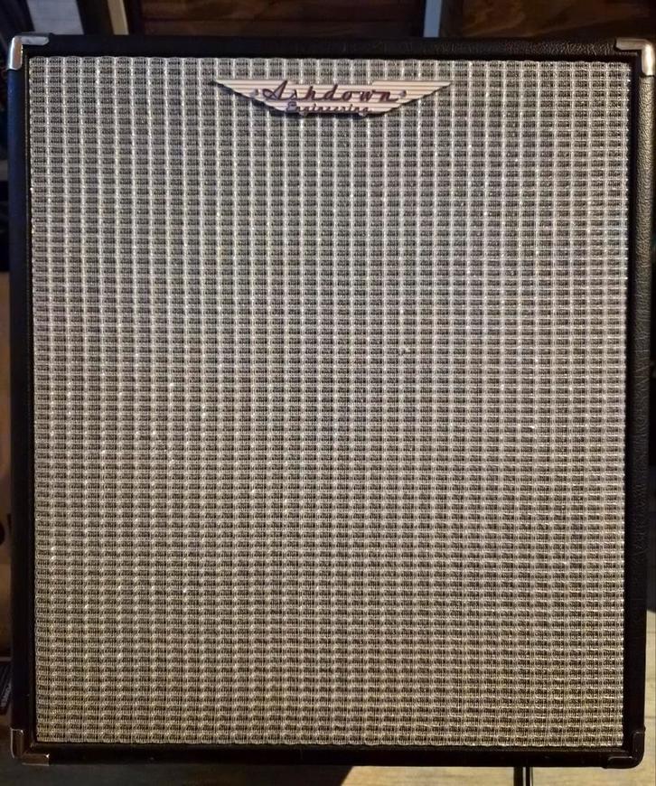 Ashdown STUDIO-12 Bas Combo Versterker + Statief, Muziek en Instrumenten, Versterkers | Bas en Gitaar, Zo goed als nieuw, 100 watt of meer