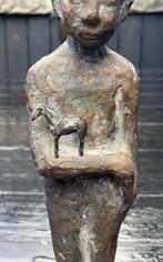 Bronzen uniek beeld man/ paardje 30cm massief hoog 4 kilo, Antiek en Kunst, Kunst | Beelden en Houtsnijwerken, Ophalen of Verzenden