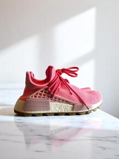 Pharrell x Adidas NMD Human Race “Pink”, Kleding | Dames, Schoenen, Zo goed als nieuw, Sneakers of Gympen, Roze, Ophalen of Verzenden