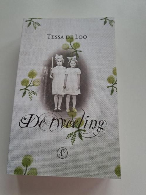 De tweeling - Tessa de Loo, Boeken, Literatuur, Nieuw, Nederland, Ophalen of Verzenden