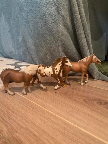 Oude schleich paarden uit 2006 beschikbaar voor biedingen