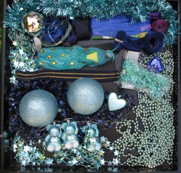 Doos Vol Kerst Knutsel Materiaal Turquoise Turkoois en Blauw beschikbaar voor biedingen