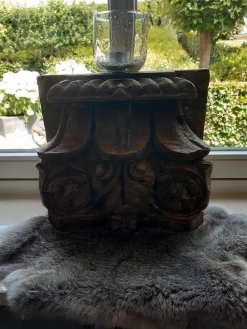 Oud houten ornament. Hoffz/ Aura Peeperkorn beschikbaar voor biedingen