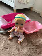 Pop maakt geluidjes badje en maxi cosie, Kinderen en Baby's, Speelgoed | Poppen, Ophalen of Verzenden, Zo goed als nieuw, Babypop