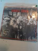 John cougar mellencame 7 inch dmall town, Cd's en Dvd's, Ophalen of Verzenden, Zo goed als nieuw, Pop