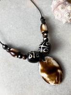 Ketting gemaakt van hoorn, Ophalen of Verzenden, Zo goed als nieuw, Steen of Mineraal
