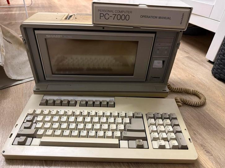 Sharp PC-7000 - Vintage Laptop (Ongetest), Computers en Software, Vintage Computers, Ophalen