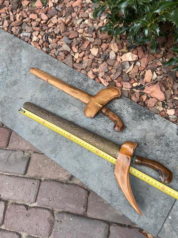 Twee oude krissen beschikbaar voor biedingen